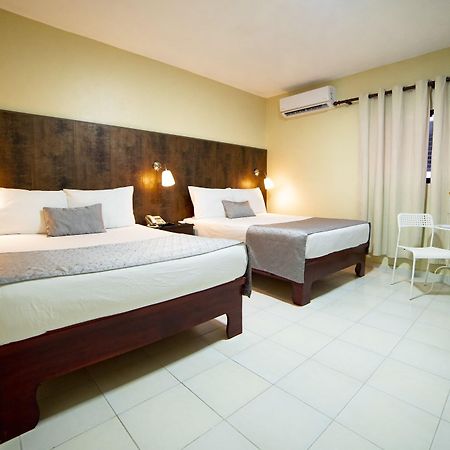 Hotel Real Bella Vista Santo Domingo Esterno foto