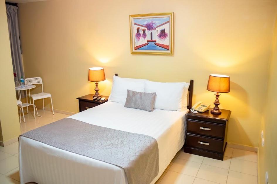 Hotel Real Bella Vista Santo Domingo Esterno foto